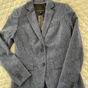 Lightweight Wool Blazer